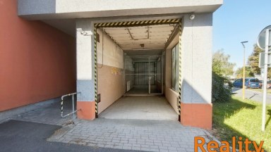 Pronájem skladového/garážového prostoru